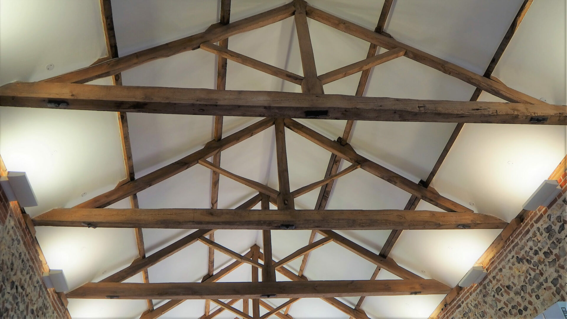 Traditional,King,Post,Roof,Truss,With,Open,Tie,Beams,,Rafters,